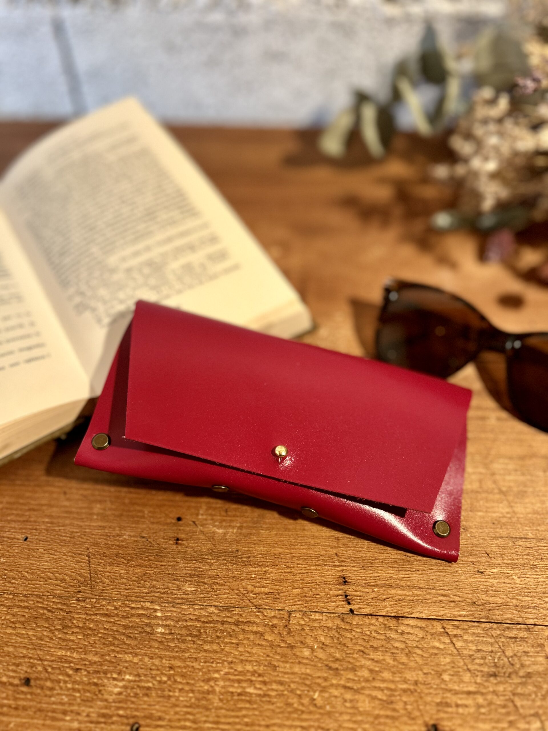 kit étui à lunettes cuir couleur griotte_2 kit étui à lunettes cuir couleur griotte_2