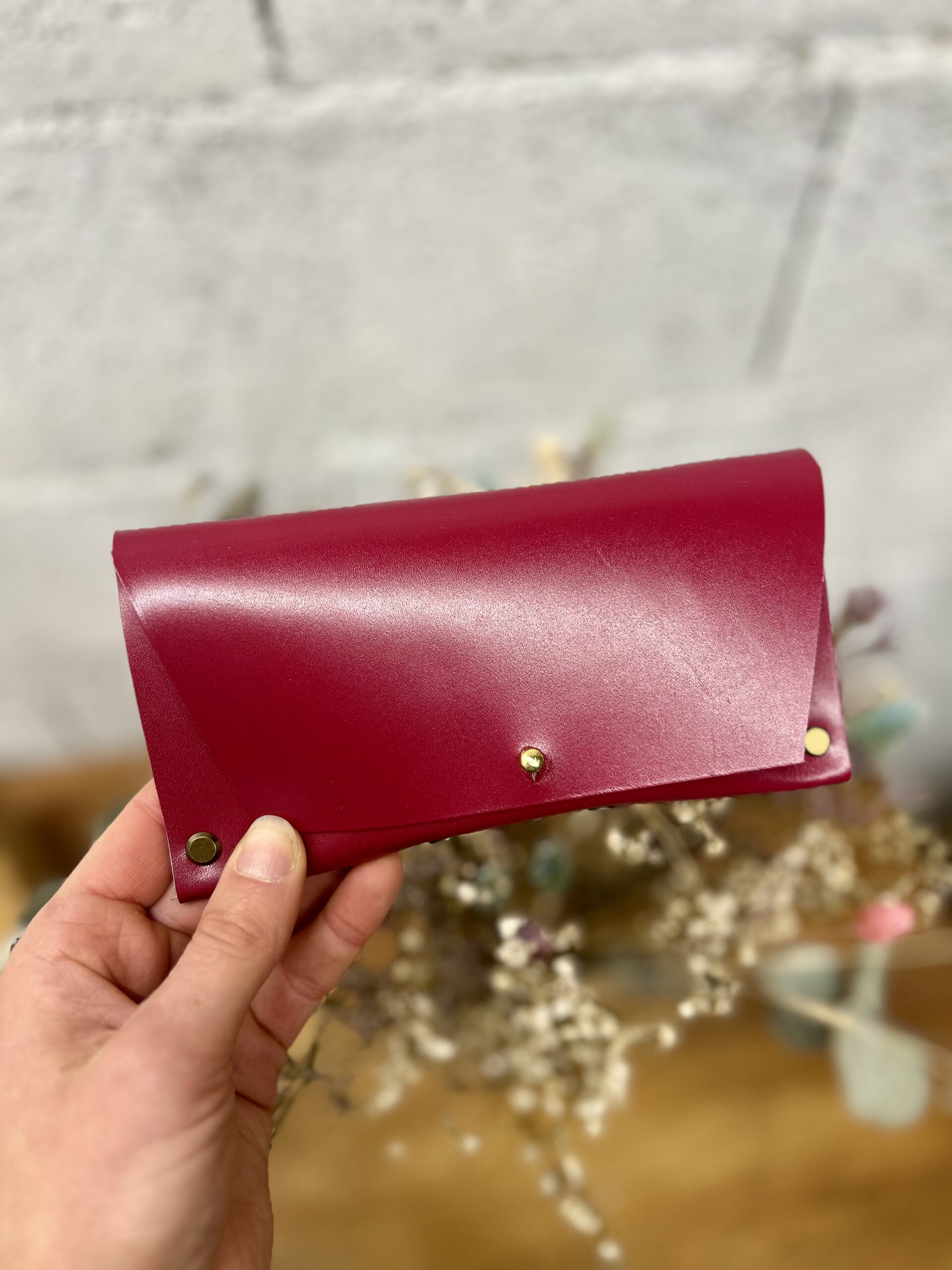 kit étui à lunettes cuir couleur griotte_3 kit étui à lunettes cuir couleur griotte_3